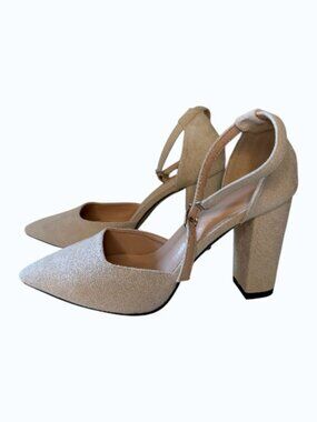 NEW IN BOX Women's Nude Fabric Closed Toe Heels size CN 41 → US 9–9.5